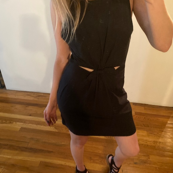NWOT Aerie LBD Black mini shift dress with tie knot & side Cutouts at center M - Picture 7 of 9